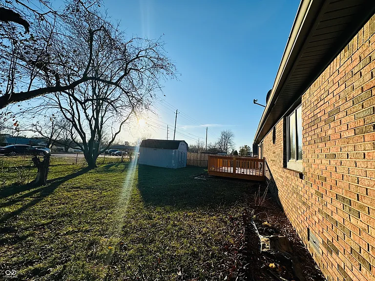 3415 Oak Tree Dr S — Photo 2