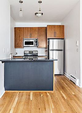 3rd image of 206 Montrose Ave APT 4A