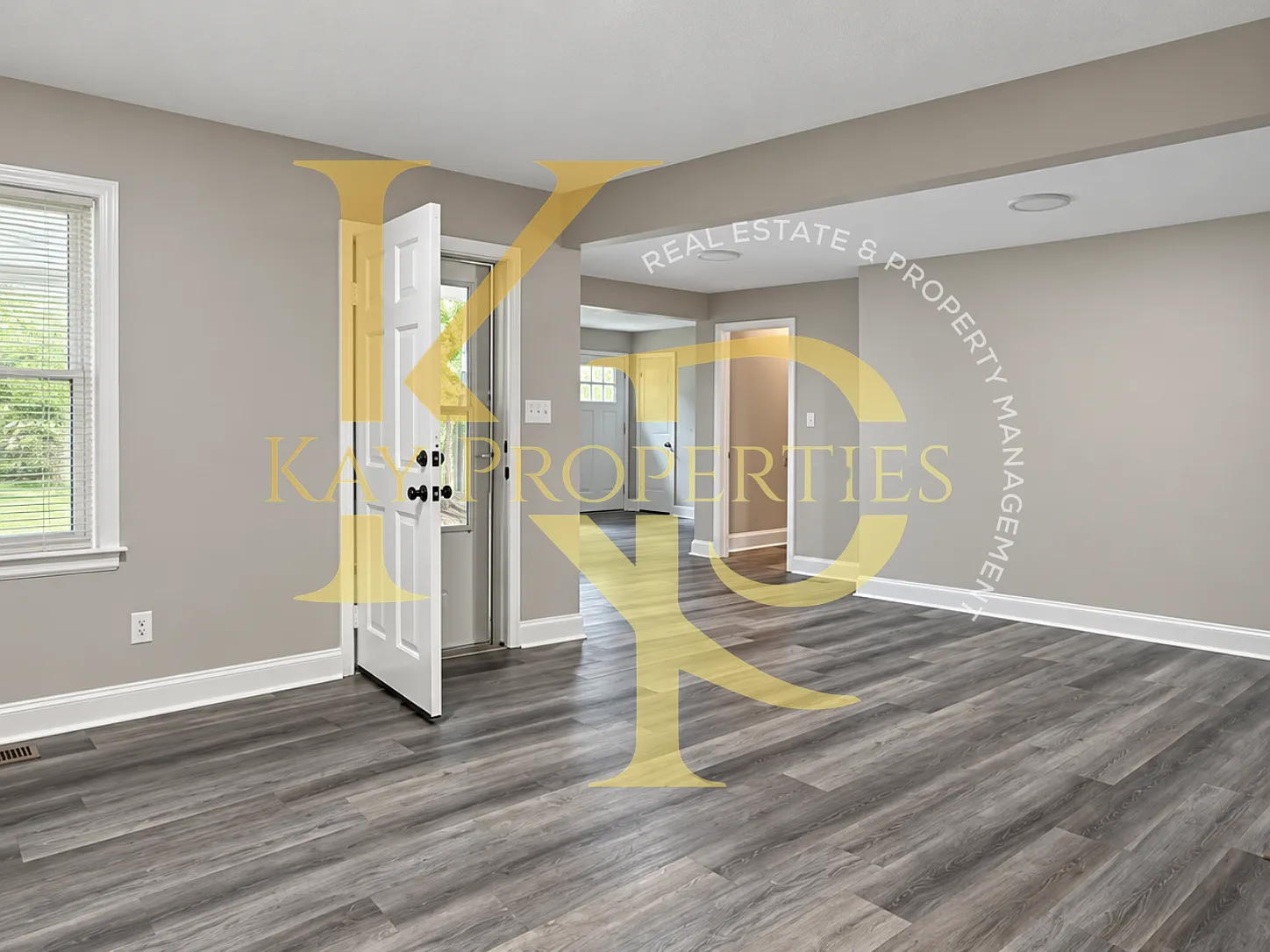 852 Nelson St — Photo 2