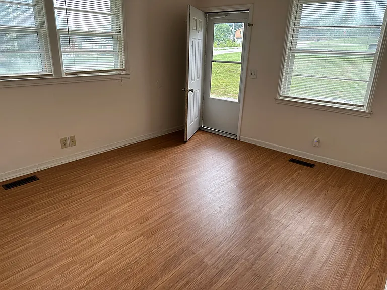614A Claridge Dr — Photo 5