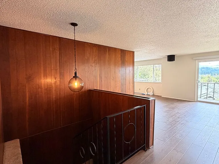 2610 Elinor St — Photo 6