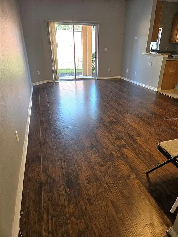 3 bed, 2.5 bath, 1203 sqft, $1,900 — Photo 4