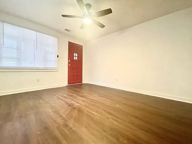 3 bed, 900 sqft, $1,350 — Photo 4