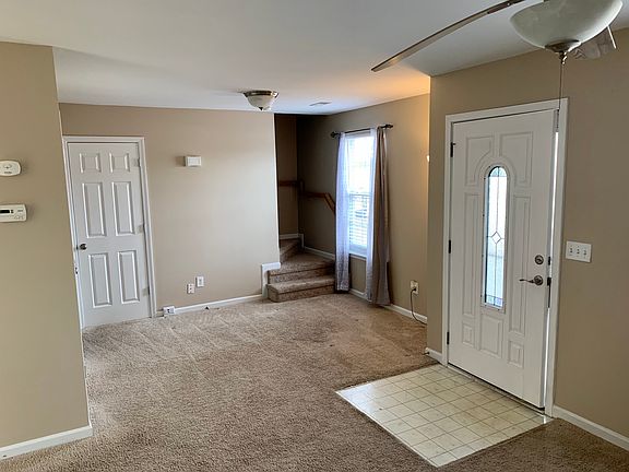 3rd image of 6 River Hill Ct