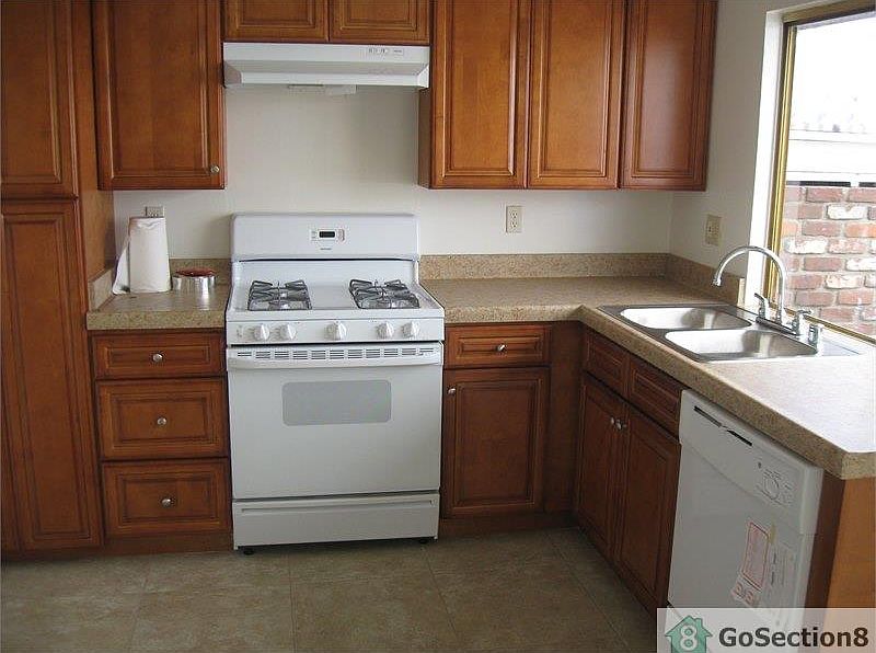 2nd image of 2540 E Terrace St #A