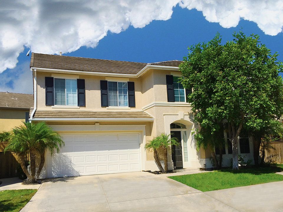 2nd image of 1 Oak Ridge Cir