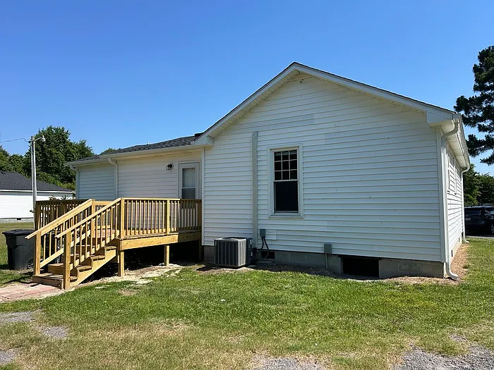 513 Doctor Martin Luther King Junior Ave — Photo 3