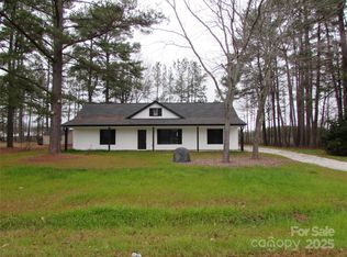 1452 Ole Cambridge Cir, Clover, SC 29710