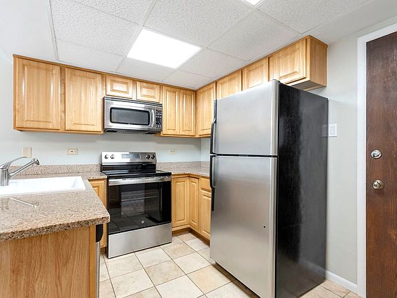 5th image of 9837 Treetop Dr APT 1W