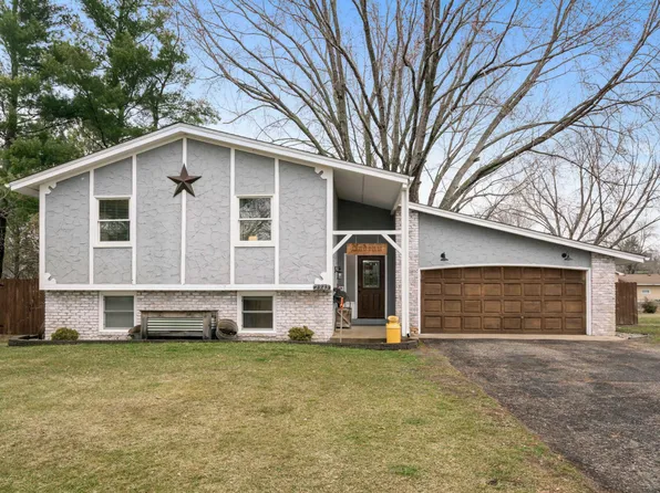 2945 165th Ln NE, Ham Lake, MN 55304