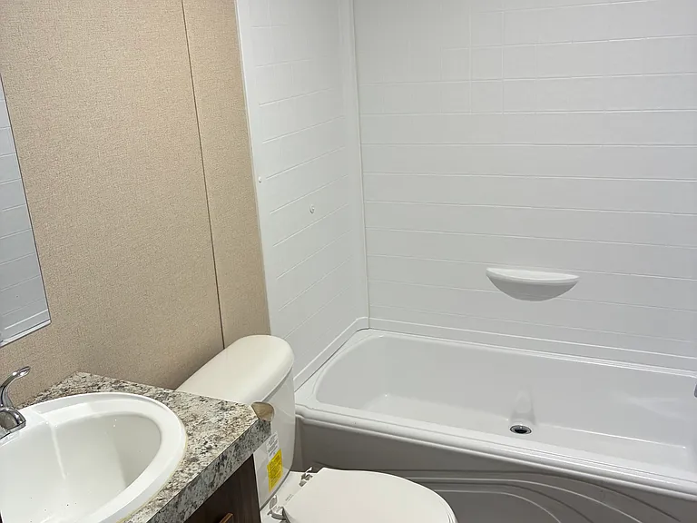 100 Tiffany Dr — Photo 7