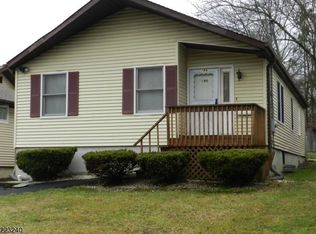 199 River Dr, Lake Hiawatha, NJ 07034