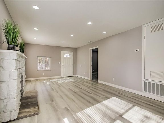 Living Room_12132022