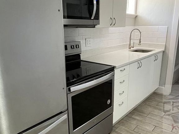 4th image of 379 Odell Ln #379DOWN