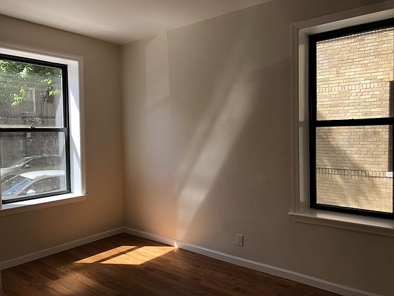 4th image of 4323 40th St APT 1B