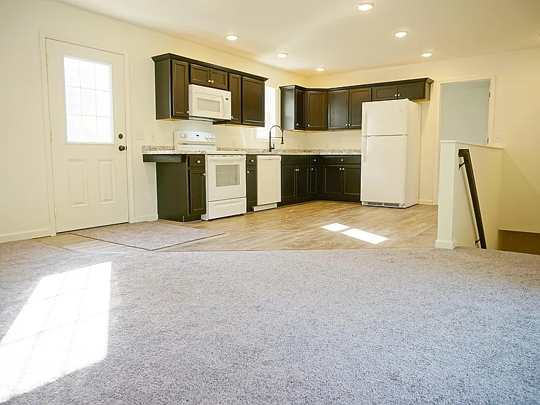 1091 Rolling Hills Rd — Photo 9