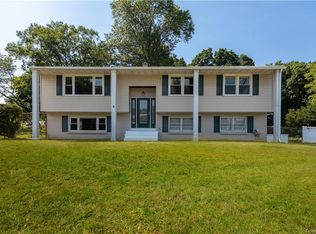 4 Laurel Dr, Stony Pt, NY 10980
