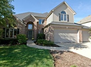 776 Waterside Dr, South Elgin, IL 60177