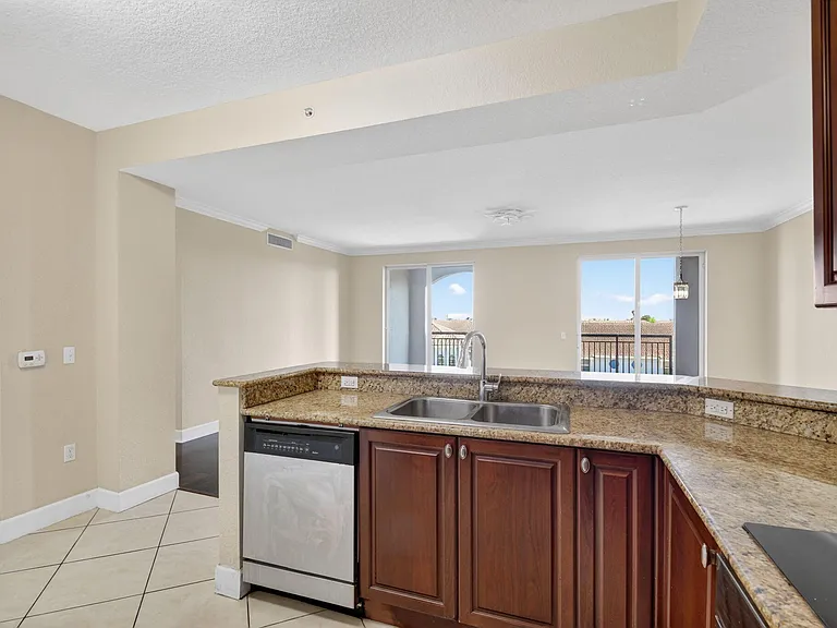 1660 Renaissance Commons Blvd #2517 — Photo 14