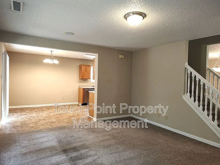 2038 Dunsmore Ln — Photo 6
