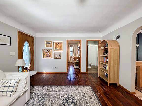 3rd image of 616 Roland St