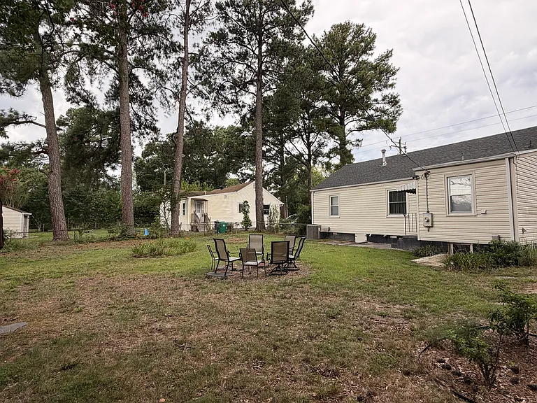 2313 Dickens Rd — Photo 3