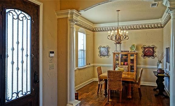 3rd image of 120 Applewood Ln