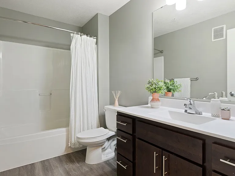 Spectrum Apartments & Townhomes — Photo 35