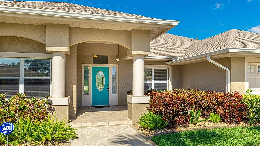 4 bed, 3.0 bath, 2077 sqft, $3,800 — Photo 3