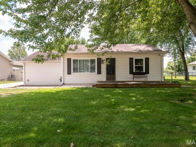 216 Sterling Dr, Moro, IL, 62067