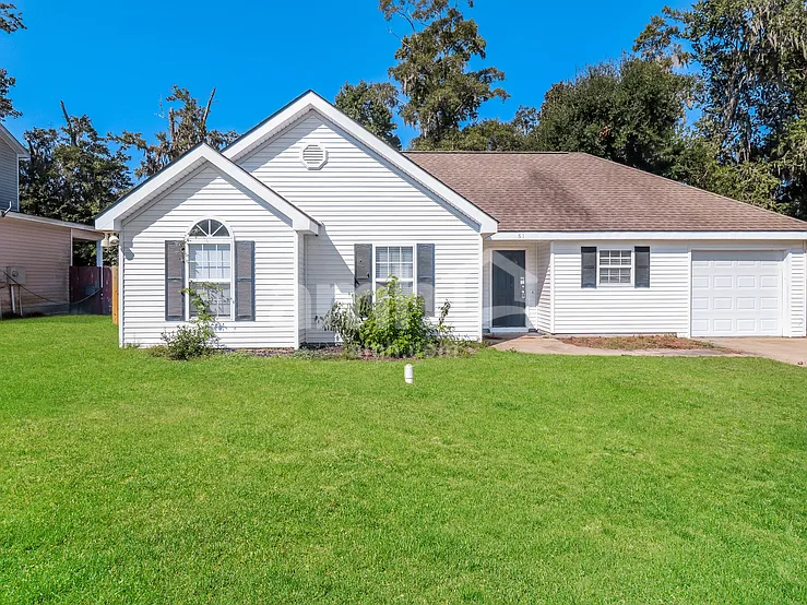 61 Wintergreen Dr — Photo 1