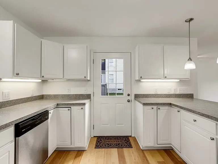32 Brown St #32 — Photo 10