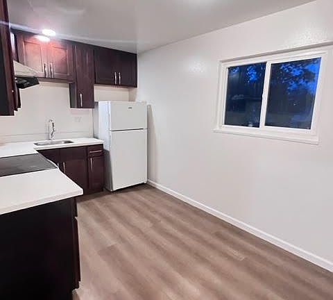 4th image of 1391 San Tomas Aquino Pkwy APT 4