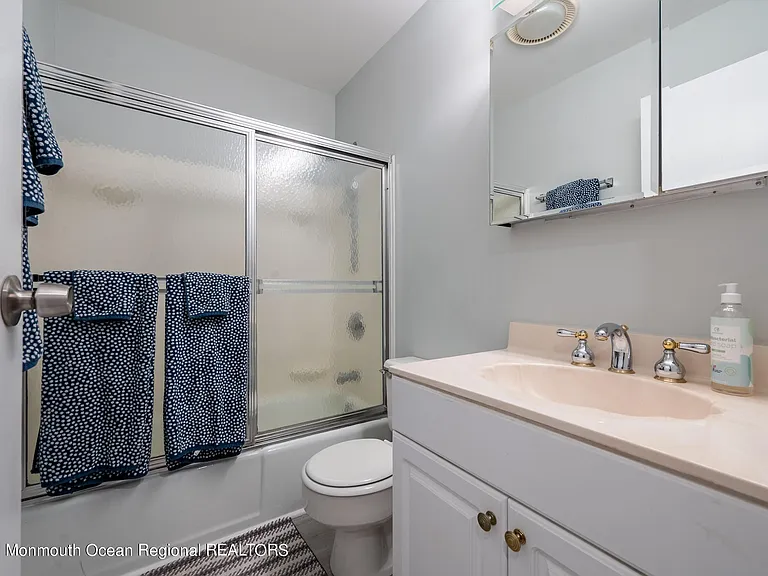 4 Washington Ave #4 — Photo 14