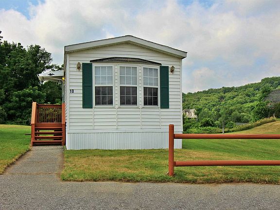 2nd image of 10 Heritage Cir