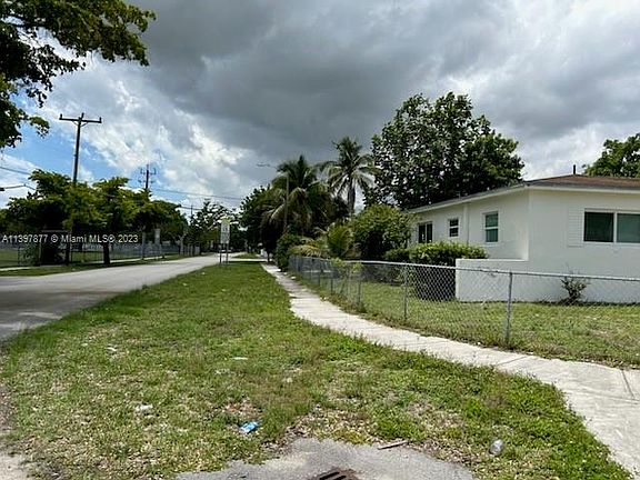 3rd image of 1300 NW 132nd Ter