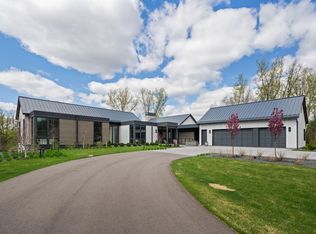 11 Salem Ln, Sunfish Lake, MN 55118