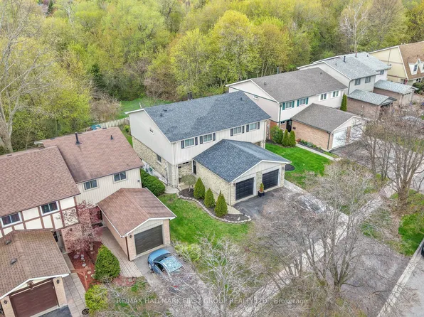 504 Camelot Dr, Oshawa, ON L1K 1K2