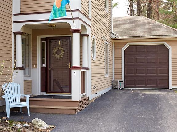 3rd image of 4 Stoneledge Drive #4