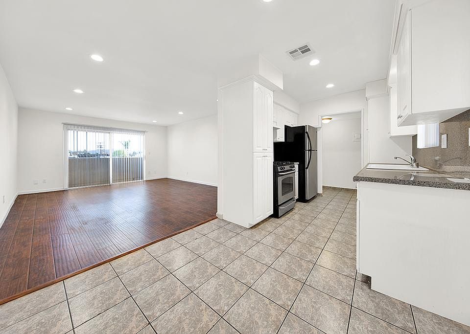1st image of 6227 Morse Ave APT 302