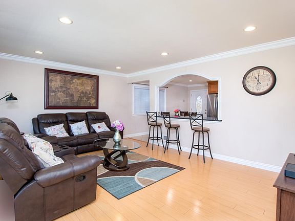 4th image of 462 Nerdy Ave