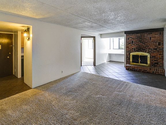 805 29th Street #302 Living Room