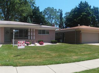 33536 Sebastian Lane Dr, Sterling Heights, MI 48312