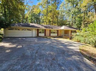 2618 Lake Shore Dr, College Park, GA 30337
