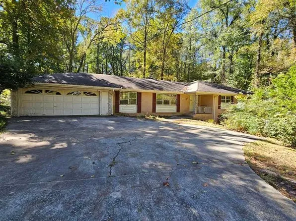 2618 Lake Shore Dr, College Park, GA 30337