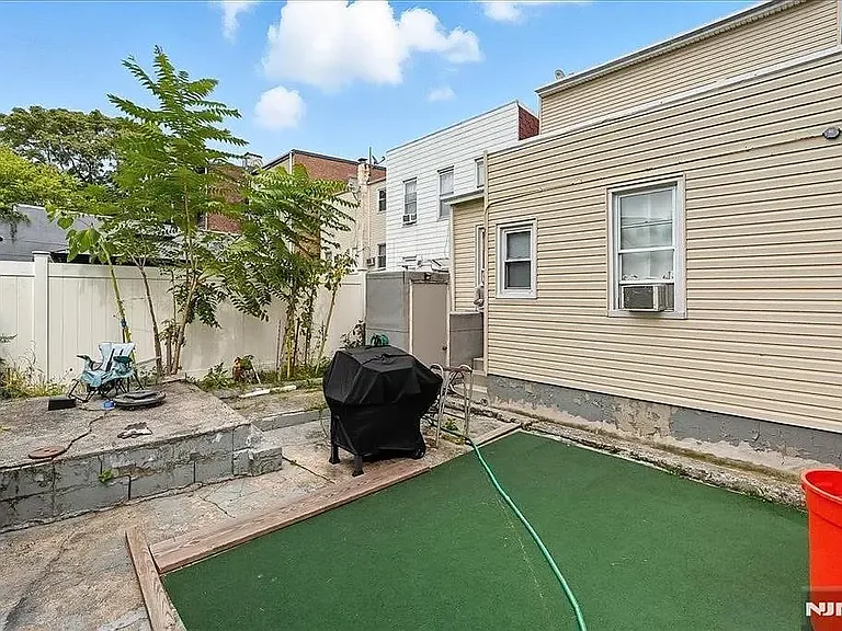 2105 New York Ave #1A — Photo 5