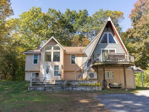 68 Lyon Rd, West Brookfield, MA 01585