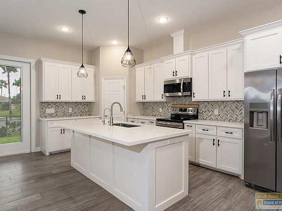4th image of 12 Pebble Beach Dr