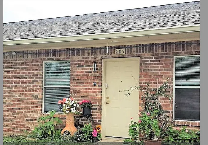 2 bed, 840 sqft, $875 — Photo 3