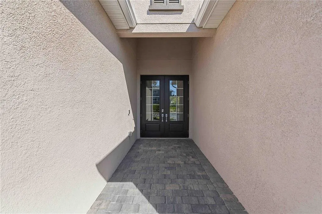 3 bed, 3.0 bath, 2445 sqft, $5,700 — Photo 3